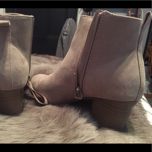 Old navy heeled ankle boots - Picture 5 of 7